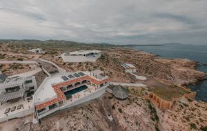 Casa Mantarraya | Modern Off-Grid Sanctuary Above the Sea of Cortez - Puerto Mexia, Mexico