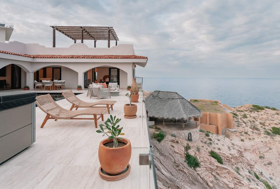 Casa Mantarraya | Modern Off-Grid Sanctuary Above the Sea of Cortez - Puerto Mexia, Mexico