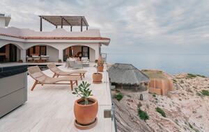 Casa Mantarraya | Modern Off-Grid Sanctuary Above the Sea of Cortez - Puerto Mexia, Mexico