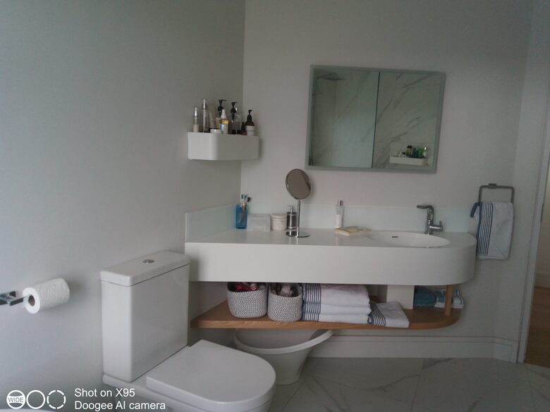 Main bathroom