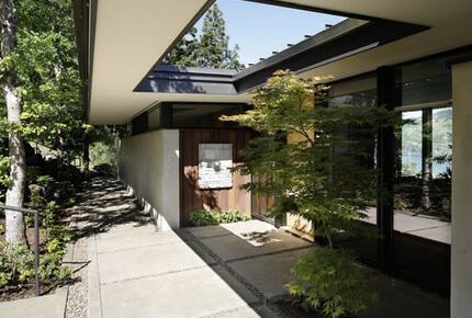 Architectural Retreat Above the Columbia Gorge - Mosier, Oregon