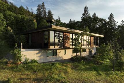 Architectural Retreat Above the Columbia Gorge - Mosier, Oregon
