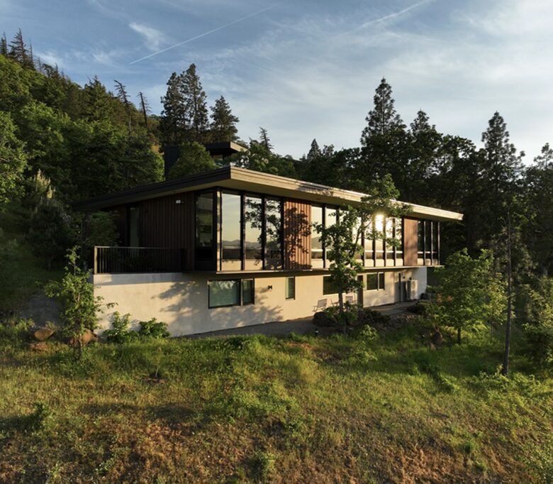 Architectural Retreat Above the Columbia Gorge - Mosier, Oregon