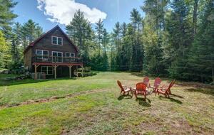 Classic Maine Chalet Near Sunday River with Firepit and Bonus Living Space - Bethel, Maine