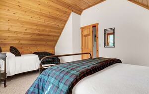 Classic Maine Chalet Near Sunday River with Firepit and Bonus Living Space - Bethel, Maine