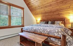 Classic Maine Chalet Near Sunday River with Firepit and Bonus Living Space - Bethel, Maine