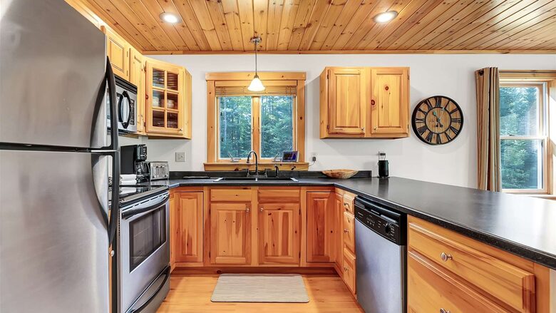 Classic Maine Chalet Near Sunday River with Firepit and Bonus Living Space - Bethel, Maine