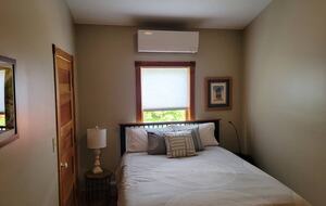 Single Level Historic District Retreat Walkable to Newcastle Dining - Newcastle, Maine