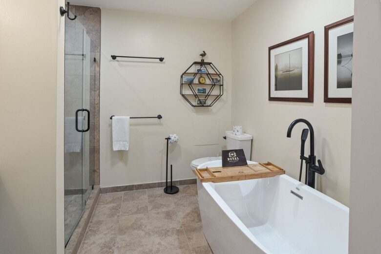 Upscale Mountain Cottage Near Downtown Blowing Rock - Blowing Rock, North Carolina