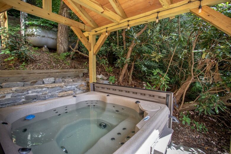 Upscale Mountain Cottage Near Downtown Blowing Rock - Blowing Rock, North Carolina