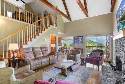 Upscale Mountain Cottage Near Downtown Blowing Rock - Blowing Rock, North Carolina