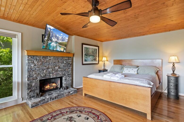 Upscale Mountain Cottage Near Downtown Blowing Rock - Blowing Rock, North Carolina