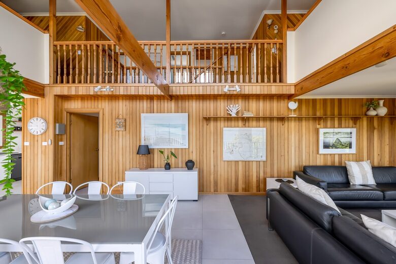 Elevated George’s Bay Waterfront with Gentle Beach Access - Akaroa, Australia