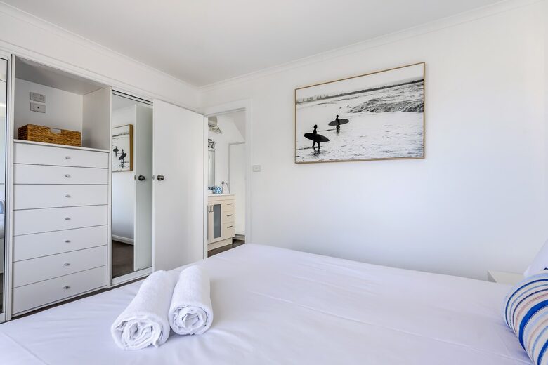 Elevated George’s Bay Waterfront with Gentle Beach Access - Akaroa, Australia