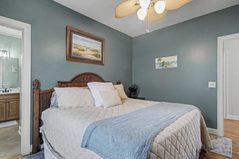 Palm Estate Retreat Steps from Surfside Shore - Surfside Beach, South Carolina