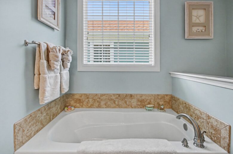 Palm Estate Retreat Steps from Surfside Shore - Surfside Beach, South Carolina