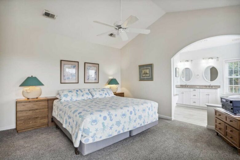 Classic Duck Beach Cottage | Walk to Beach & Boardwalk - Duck, North Carolina
