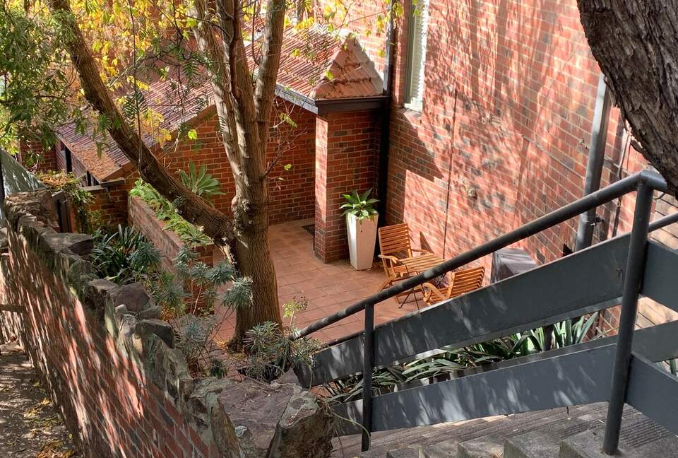 Front entry courtyard