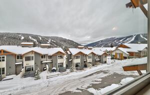 Ski-In Ski-Out Living at Echo Landing in Sun Peaks - Sun Peaks, Canada