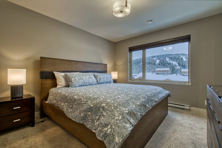 Ski-In Ski-Out Living at Echo Landing in Sun Peaks - Sun Peaks, Canada