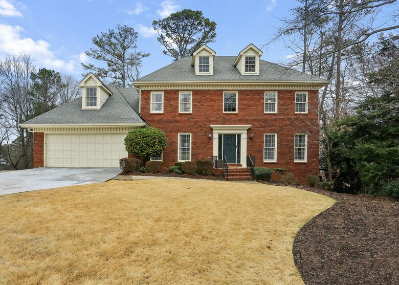 Luxury Cul-de-Sac Living in the Heart of Peachtree Corners - Norcross, Georgia