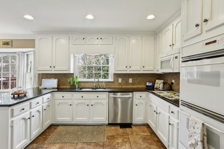 Luxury Cul-de-Sac Living in the Heart of Peachtree Corners - Norcross, Georgia