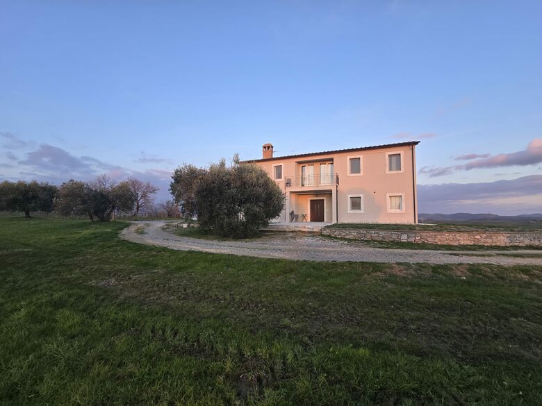 Well-Appointed Saturnia Villa with Valley Views - Saturnia, Italy