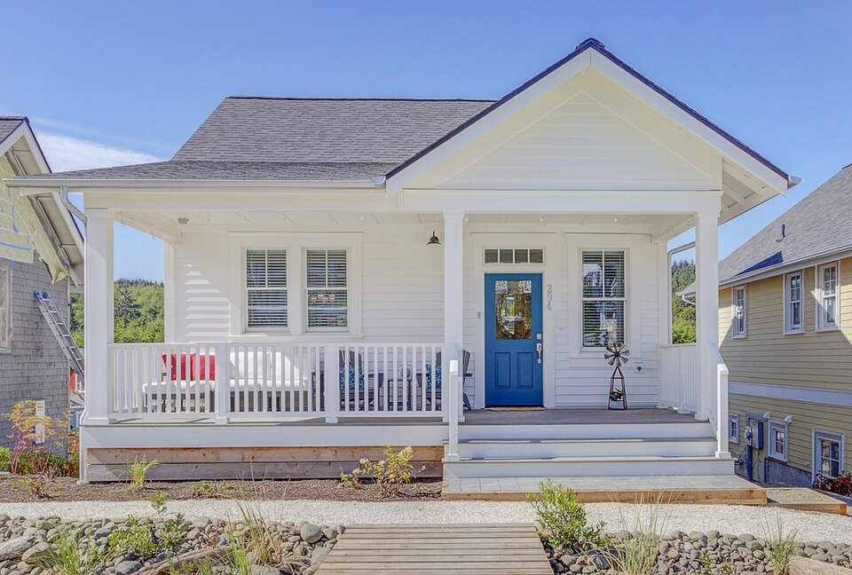 Seabrook Escape - Pacific Beach, Washington