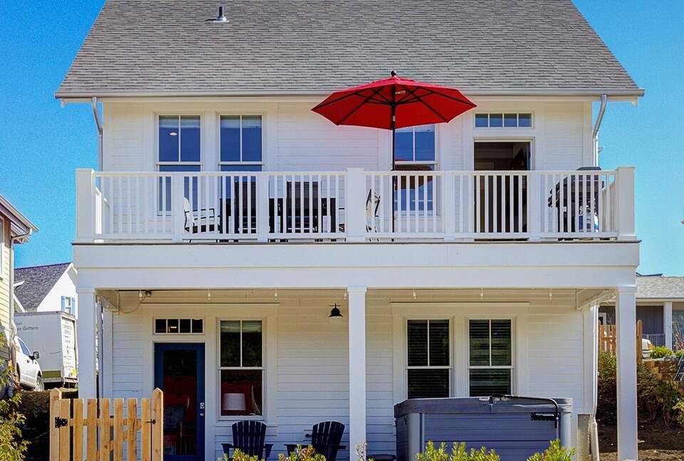 Seabrook Escape - Pacific Beach, Washington