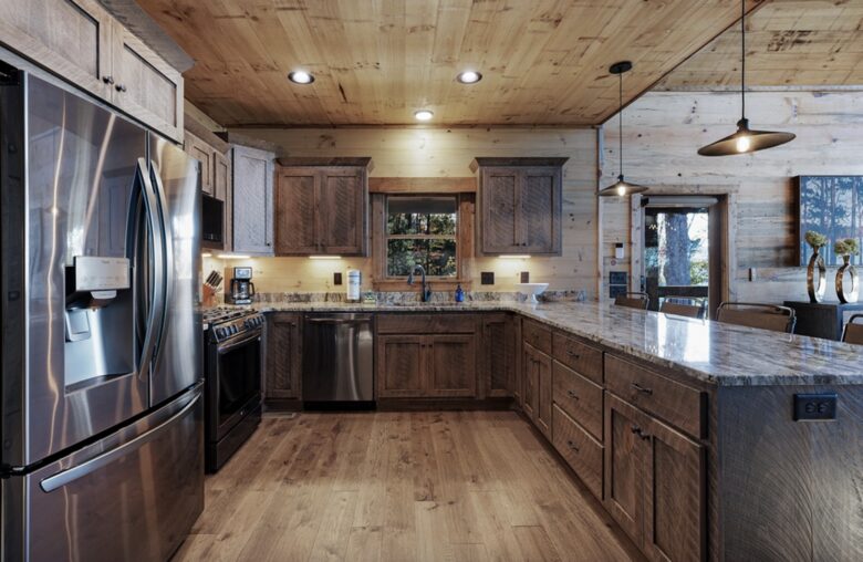 Mountain Top Views & Privacy at Eagle Ridge - Blue Ridge, Georgia