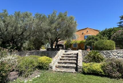 A Serene Luxury Villa in the Perfect Provence Location - Le Brûlât, France