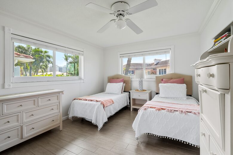 Heated Pool Oasis Near Ocean Reef Beach - Riviera Beach, Florida