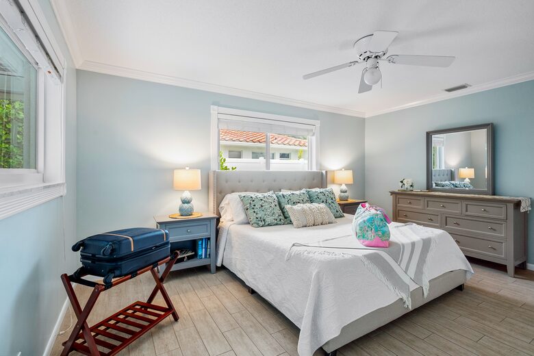 Heated Pool Oasis Near Ocean Reef Beach - Riviera Beach, Florida