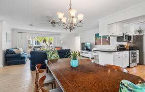 Heated Pool Oasis Near Ocean Reef Beach - Riviera Beach, Florida