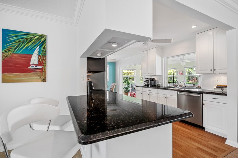Heated Pool Oasis Near Ocean Reef Beach - Riviera Beach, Florida