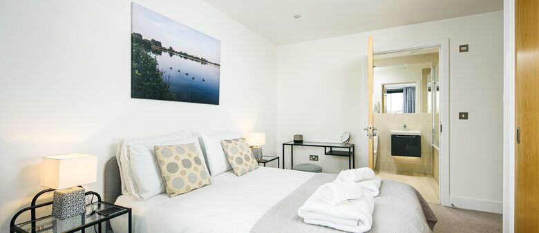 Elegant Retreat at Silverlake - Dorchester, United Kingdom