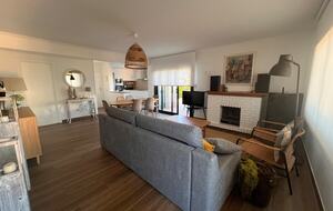 Renovated Peninsula Home Near Pristine Beaches - O Grove, Pontevedra, Spain