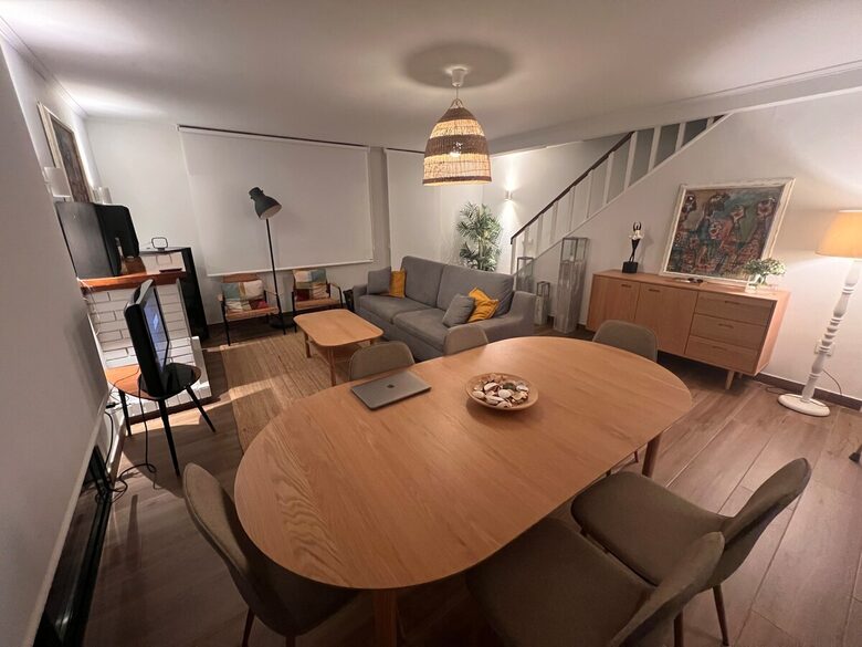 Renovated Peninsula Home Near Pristine Beaches - O Grove, Pontevedra, Spain
