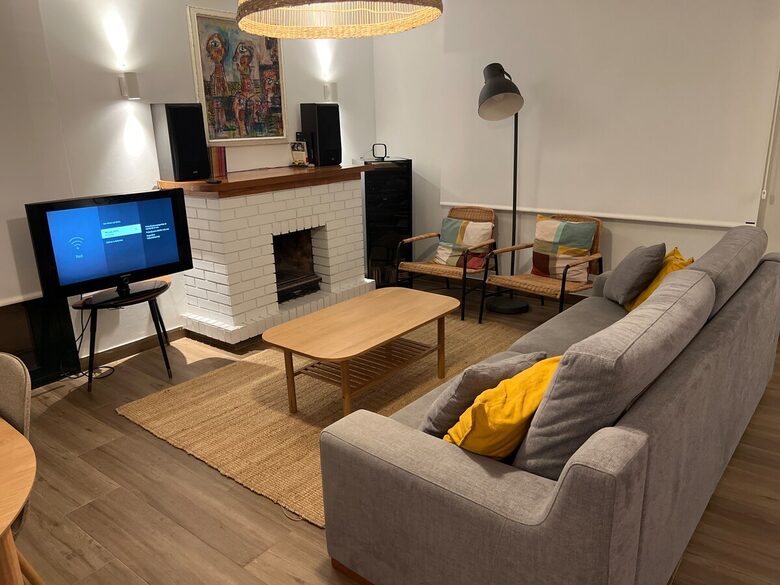 Renovated Peninsula Home Near Pristine Beaches - O Grove, Pontevedra, Spain