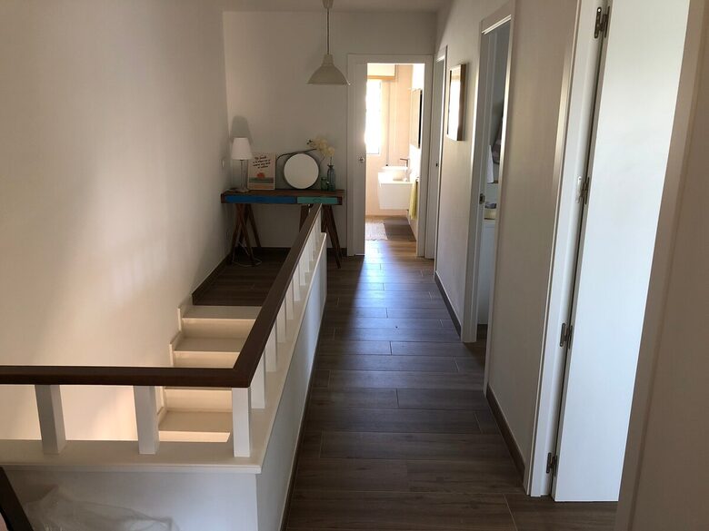 Renovated Peninsula Home Near Pristine Beaches - O Grove, Pontevedra, Spain
