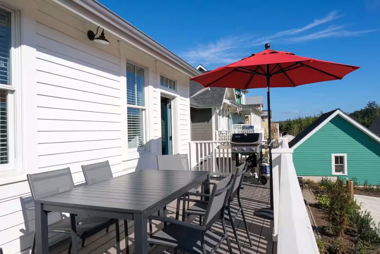 Seabrook Escape - Pacific Beach, Washington