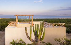 Solar-Powered Desert Retreat with Rooftop Views near La Ventana - El Sargento, Mexico