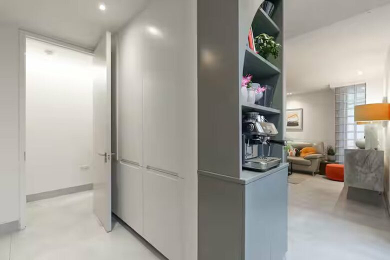 Stillorgan's Refined Townhome - Stillorgan, Ireland