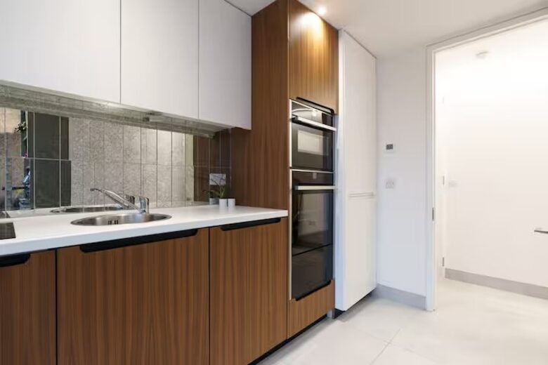 Stillorgan's Refined Townhome - Stillorgan, Ireland