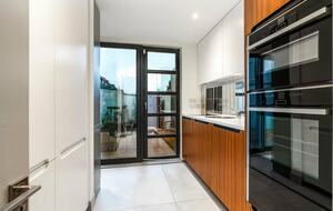 Stillorgan's Refined Townhome - Stillorgan, Ireland