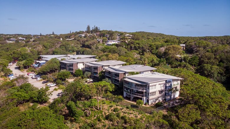 Coastal Luxury Above Home Beach at Point Lookout - Point Lookout, Australia