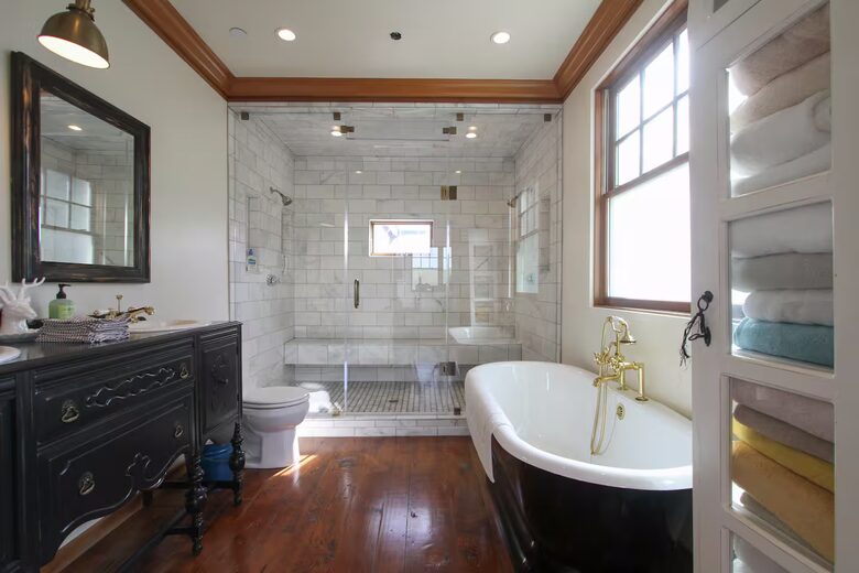 Marin County Regenerative Farm with Artisan Creamery - Petaluma, California