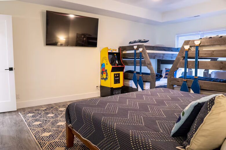 Spacious Lakefront Penthouse Retreat at Emerald Bay - Lake Ozark, Missouri