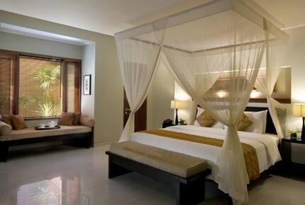 Peaceful Bali Garden Villa Steps from Seminyak Dining & Beach - Badung, Indonesia