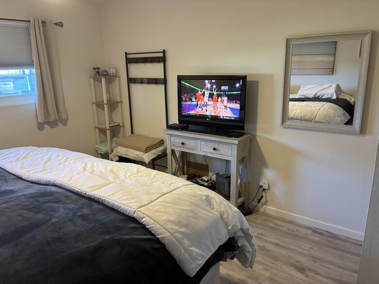 Large Bedroom 2